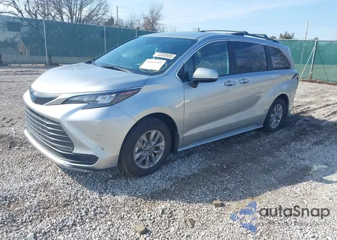 2025 Toyota Sienna Le z USA, uszkodzony, nr VIN 5TDKRKEC6SS244135